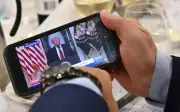 Saham Jatuh, Dolar Kukuh Selepas Ucapan Trump Mengenai Perang Iran