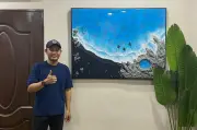 Seni Resin Gelombang Laut Realistik Artis Muda Malaysia Pikat Kolektor