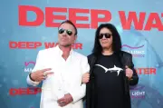 Simmons Kiss hasilkan filem serangan jerung 'Deep Water'