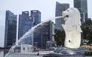 Singapura Ketatkan Dasar Monetari bagi Menangani Kejutan Harga Minyak