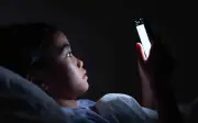 Skrin merampas tidur kanak-kanak, jejas perkembangan dan fokus
