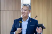 Tengku Zafrul Tegaskan Malaysia Perlu Perkukuh Keselamatan Tenaga Hadapi Ketidakpastian Global