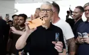 Tim Cook Apple Letak Jawatan CEO September Ini, John Ternus Ambil Alih