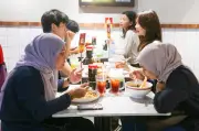 Tinjauan: Rakyat Malaysia Kurang Makan Di Luar, Tetapi Terus Pesan Makanan Atas Talian