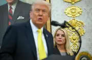 Trump Beri Amaran Kasar kepada Iran: 'Buka Selat Hormuz atau Hidup dalam Neraka'