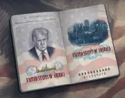 Trump letak gambar dan tandatangan emas dalam pasport khas AS
