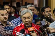 UMNO akan bincang kemungkinan PRU awal, kata Zahid