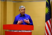 Zahid Hamidi Tolak Seruan Tangguh PRN Melaka dan Johor