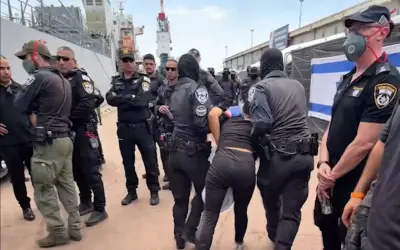Aktivis Flotila Gaza Menunggu Pengusiran Dari Israel