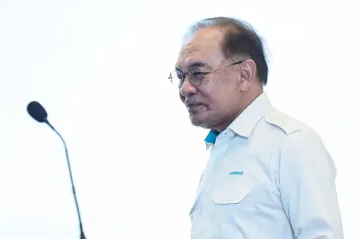 Anwar ambil alih Pandan sebagai kawasan angkat, Tengku Zafrul dilantik pegawai pemantau