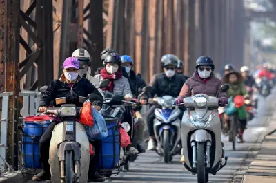 Bantahan awam paksa Hanoi kecutkan larangan motosikal petrol dari 26 ke 11 jalan