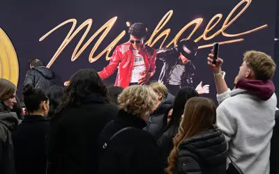 Biografi Michael Jackson kembali ke puncak box office Amerika Utara
