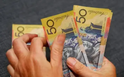 Dolar AS reda ketika harapan damai Iran meningkat, dolar Australia jatuh