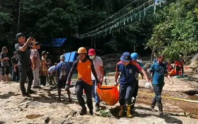 Dua pelancong Austria maut terjatuh dari jambatan gantung di Flores