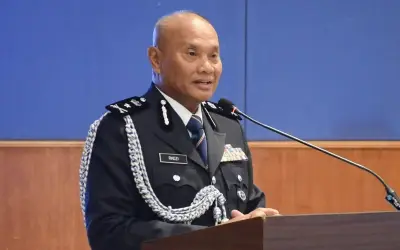 Dua warga Bangladesh dan tekong darat cedera parah dalam kejaran polis