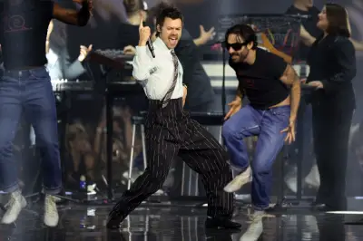 Harry Styles lancar jelajah 'Together, Together' dengan 10 malam di Amsterdam