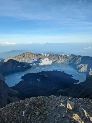 Kabus tebal lengahkan penyelamatan pendaki Malaysia di Gunung Rinjani
