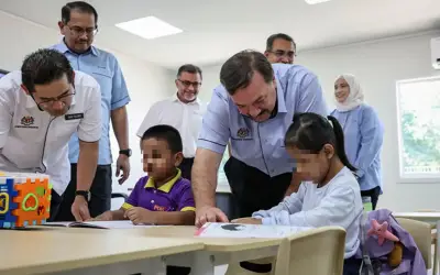 Menteri puji sistem bina sekolah lebih murah dan cepat