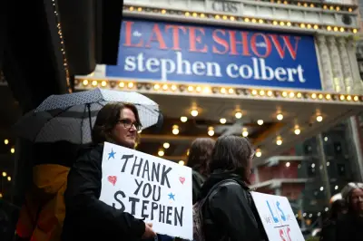 Paul McCartney pimpin penghormatan akhir untuk Stephen Colbert