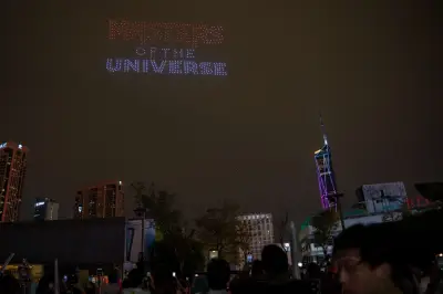 Pertunjukan Dron 'Masters of the Universe' Meriahkan Langit Bukit Bintang