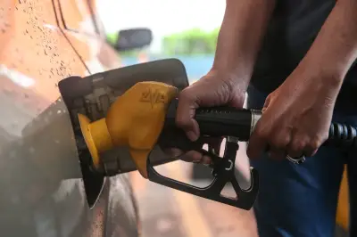 RON97 turun ke RM4.65, RON95 RM3.92, diesel RM4.87 mulai esok