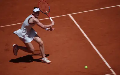 Rybakina mara ke pusingan kedua Roland Garros