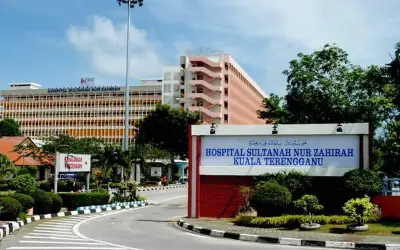 Tiga maut bot keselamatan jatuh dari pelantar minyak luar pesisir