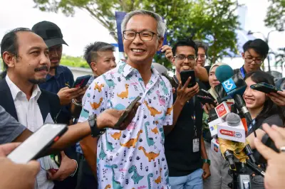 Tony Pua beri kenyataan kepada polis berhubung hantaran Facebook Rukun Negara
