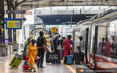 Waris mangsa Landasan Maut jejak semula laluan kereta api Siam-Burma