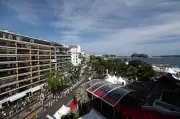 Aktivis desak selebriti Cannes tinggalkan jet peribadi guna ekonomi