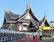 Analisis Krisis Perlembagaan Negeri Sembilan: Penyingkiran Undang dan Desakan Turun Takhta