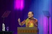 Anwar arah potong sewa premis kerajaan persekutuan bantu peniaga kecil