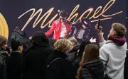 Biografi Michael Jackson kembali ke puncak box office Amerika Utara