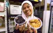 Dari RM400 ke lima angka sebulan: Kisah usahawan biskut
