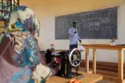 Dari senjata ke mesin jahit: Bekas tentera kanak-kanak di Afrika jahit masa depan