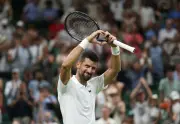Djokovic cuba menahan masa di Terbuka Perancis