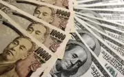 Dolar Bertahan Menunggu Perkembangan Timur Tengah