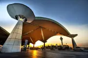 Dua lelaki asing ditahan atas tuduhan mengemis di KLIA