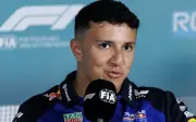 Hadjar disingkirkan ke belakang petak permulaan Grand Prix Miami