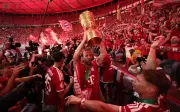 Hatrik Kane Bawa Bayern Munchen Juara Piala Jerman Ke-21