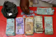 India giat berusaha hentikan kejatuhan rupee susulan kejutan minyak