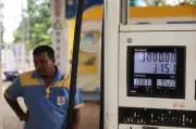 India naikkan harga minyak buat kali pertama sejak Februari