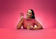 Kayali Lancar Eden Sweet Peach dan Eden Plush Pear, Hayati Nostalgia Y2K