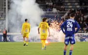 Kekecohan penyokong Bastia tunda sambutan promosi Le Mans