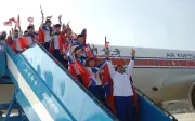 Kelab bola sepak wanita Korea Utara lawan pasukan Korea Selatan
