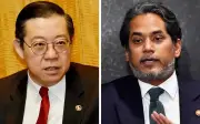 Khairy, Umno 'progresif palsu' kerana pertahan Akmal, kata Guan Eng