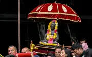 Kuil Nepal sambut kepulangan patung Buddha yang dicuri