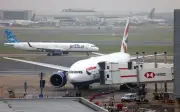Lalu lintas Lapangan Terbang Heathrow London merosot akibat perang Timur Tengah