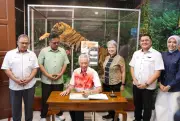 Lee Hsien Loong mulakan lawatan ke Pahang di Pusat Konservasi Harimau Malaya