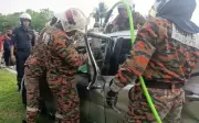 Lelaki maut selepas pagar jalan tembus kereta di lebuh raya